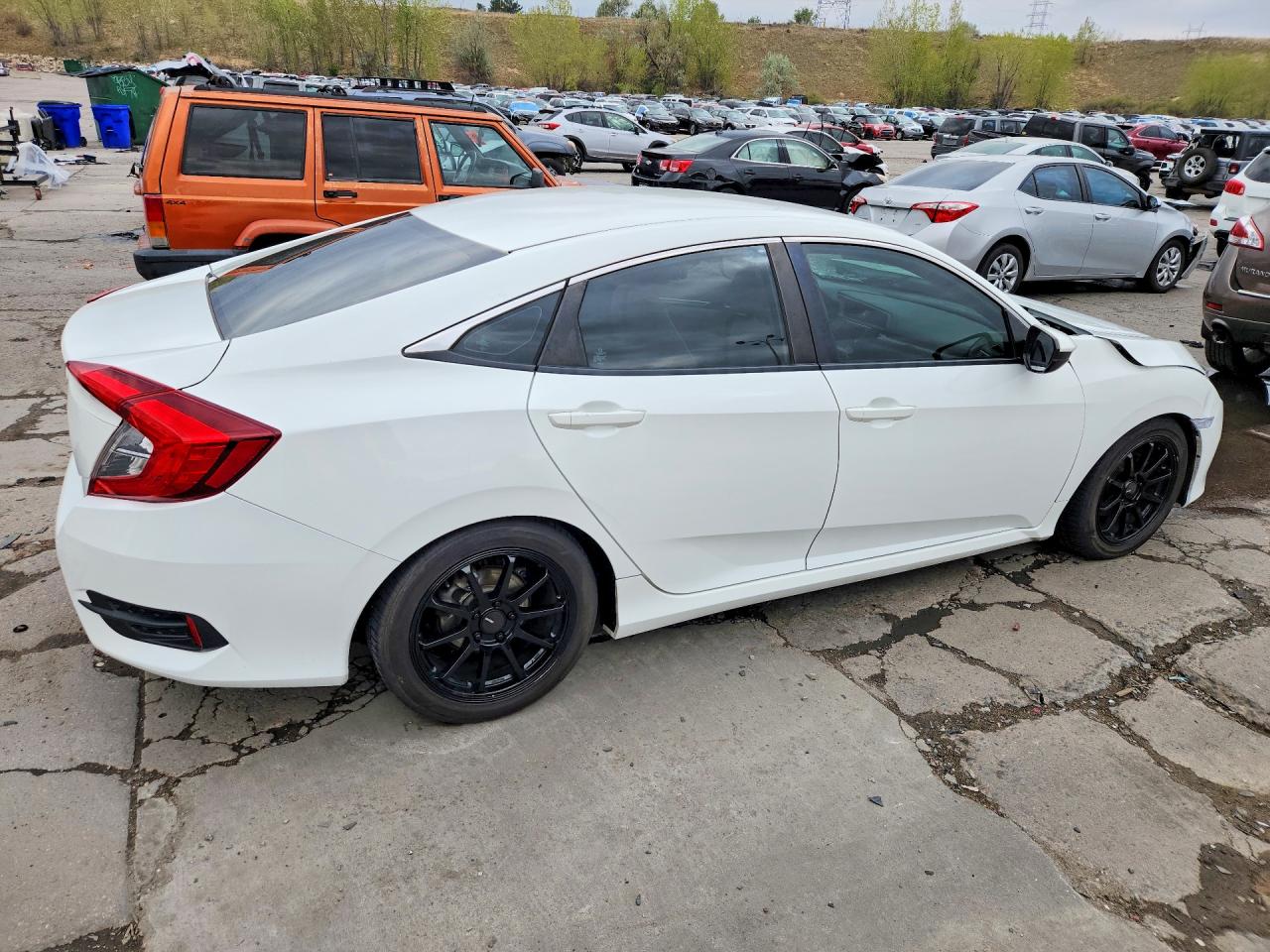 2016 HONDA CIVIC LX photo 5