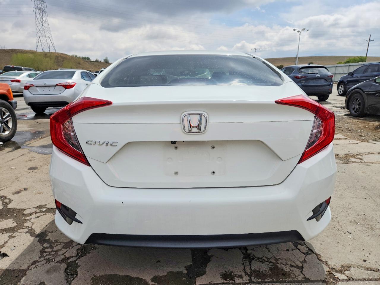 2016 HONDA CIVIC LX photo 11