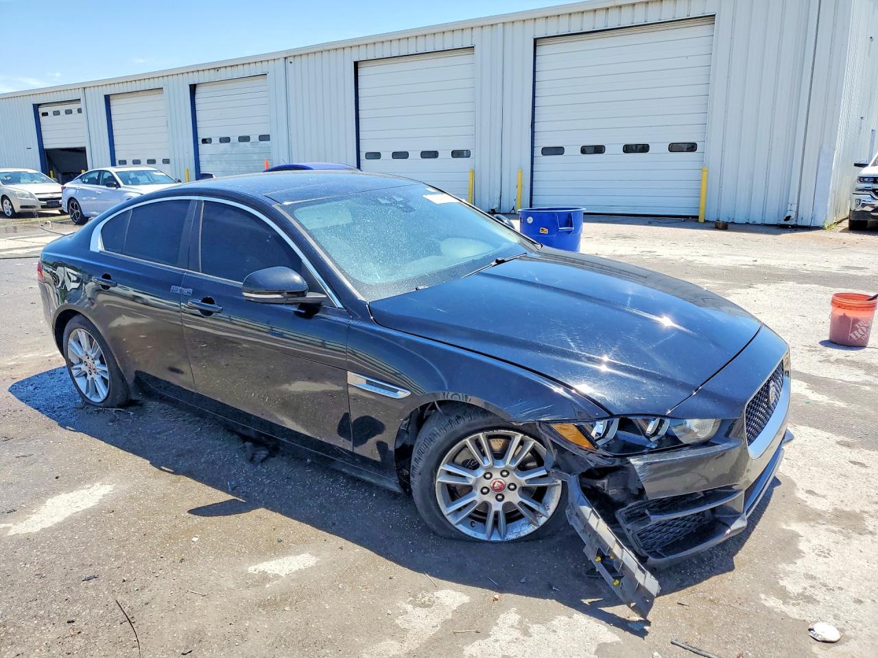 2017 JAGUAR XE PREMIUM photo 10