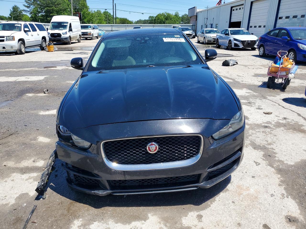 2017 JAGUAR XE PREMIUM photo 13