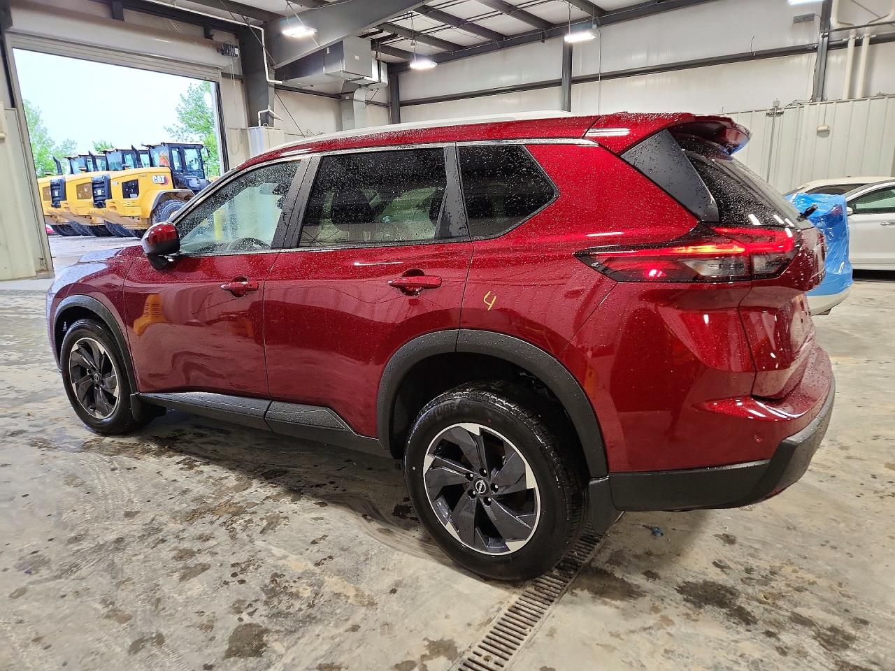 2024 NISSAN ROGUE SV photo 4