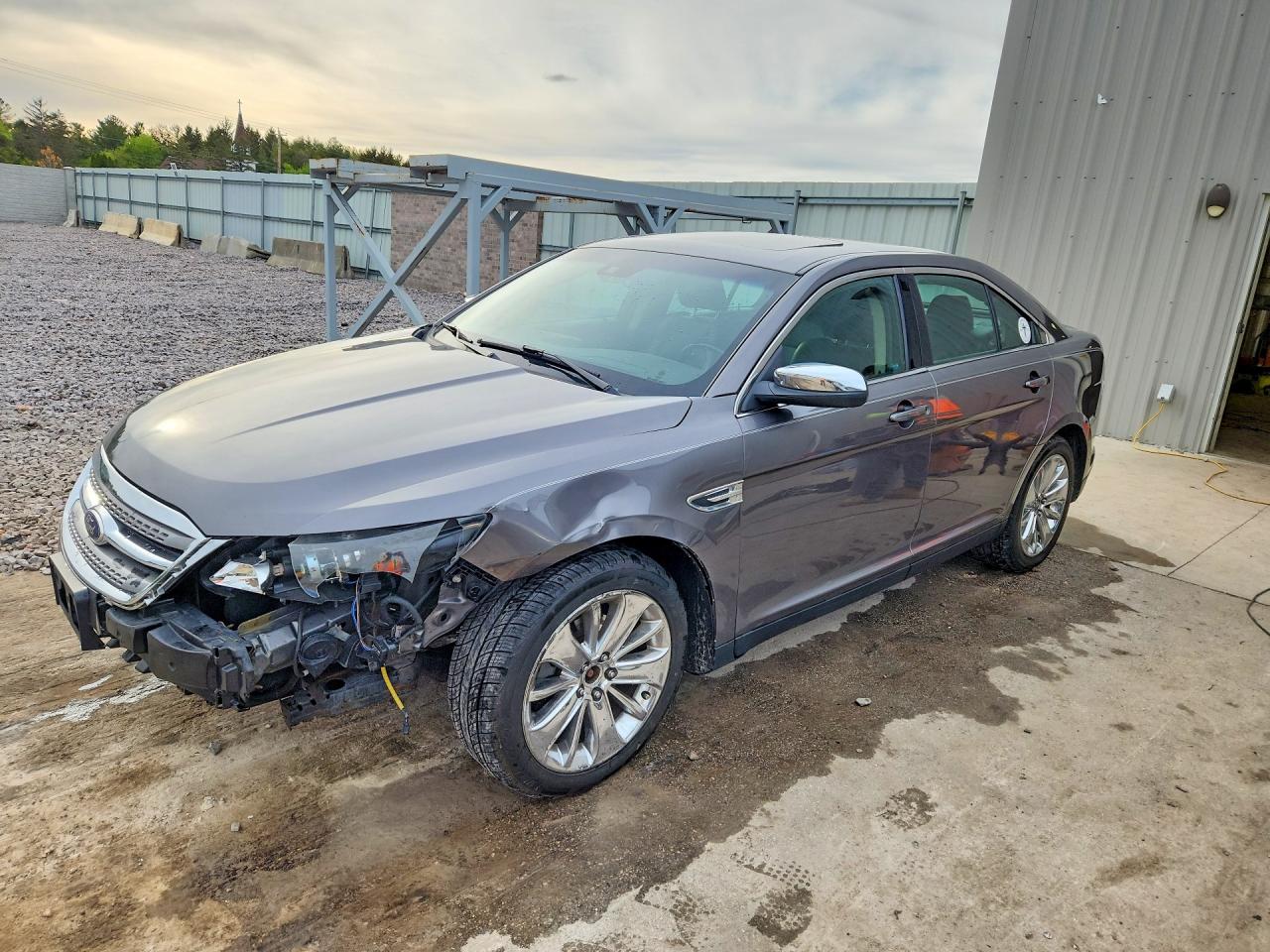 2011 FORD TAURUS