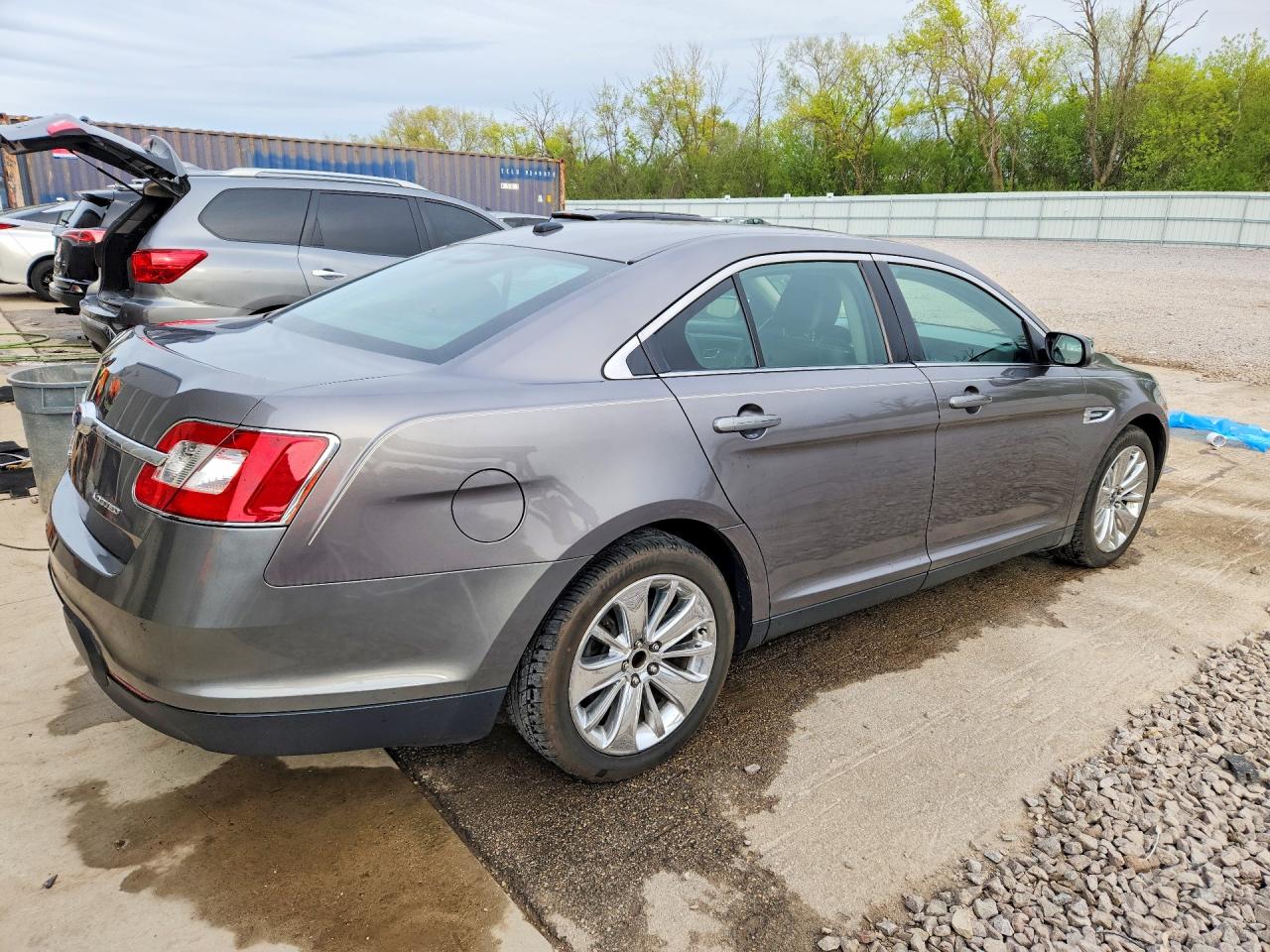 2011 FORD TAURUS LIMITED photo 5