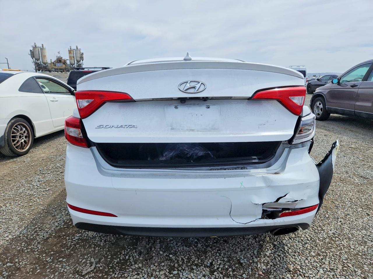 2016 HYUNDAI SONATA SE photo 16
