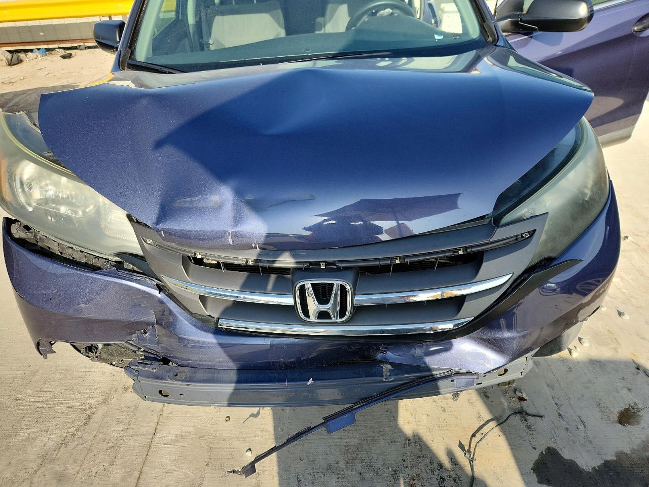 2013 HONDA CR-V LX photo 23