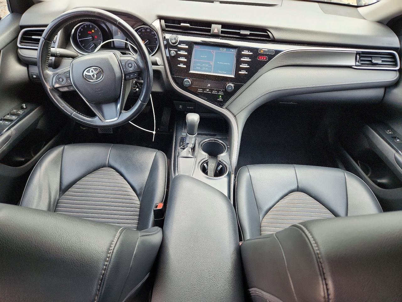 2019 TOYOTA CAMRY SE photo 15
