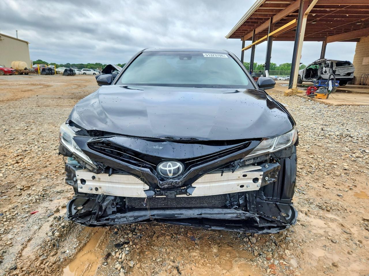 2019 TOYOTA CAMRY SE photo 9