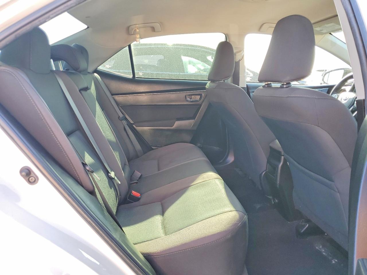 2018 TOYOTA COROLLA LE photo 10