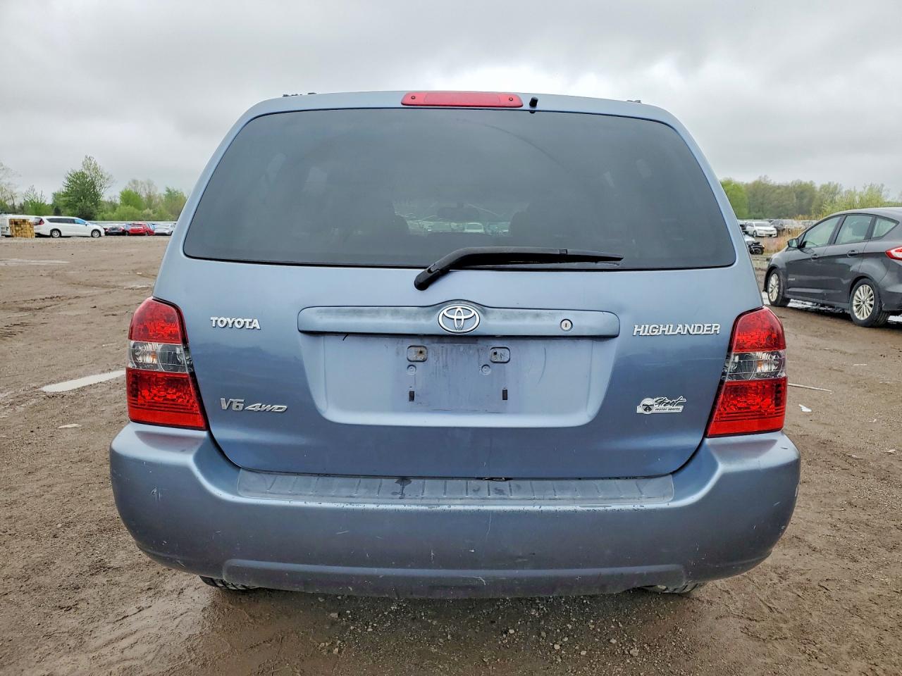 2004 TOYOTA HIGHLANDER BASE photo 11