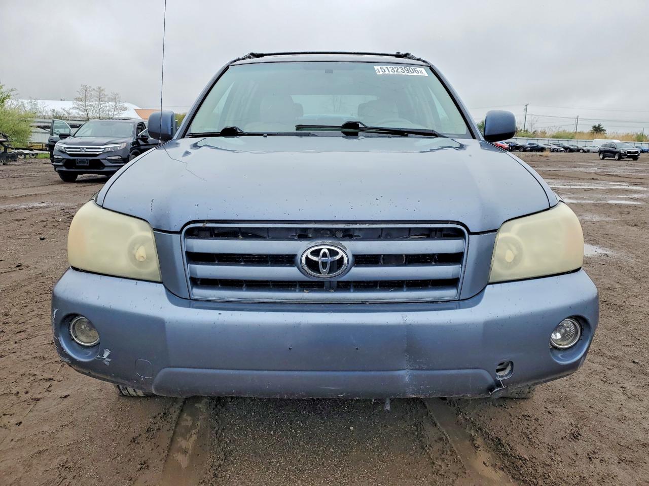 2004 TOYOTA HIGHLANDER BASE photo 9