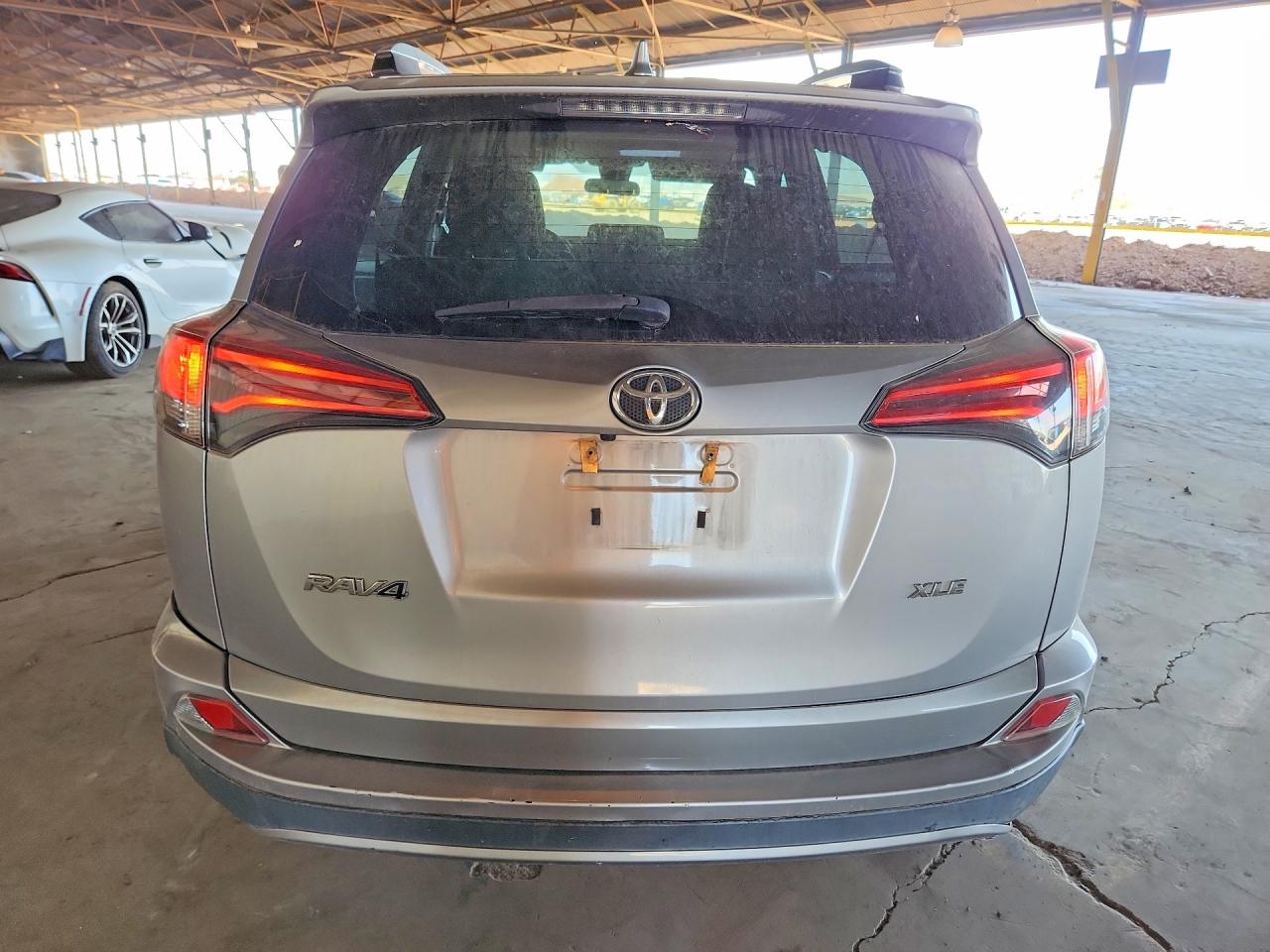 2017 TOYOTA RAV4 XLE photo 11