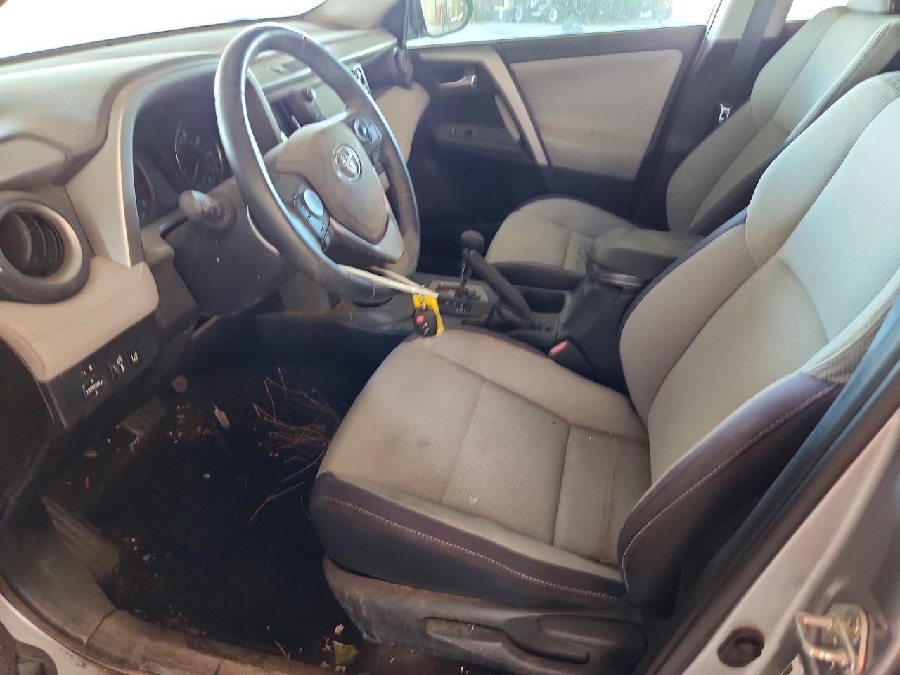 2017 TOYOTA RAV4 XLE photo 13