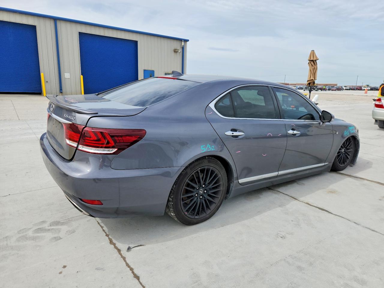 2015 LEXUS LS photo 5