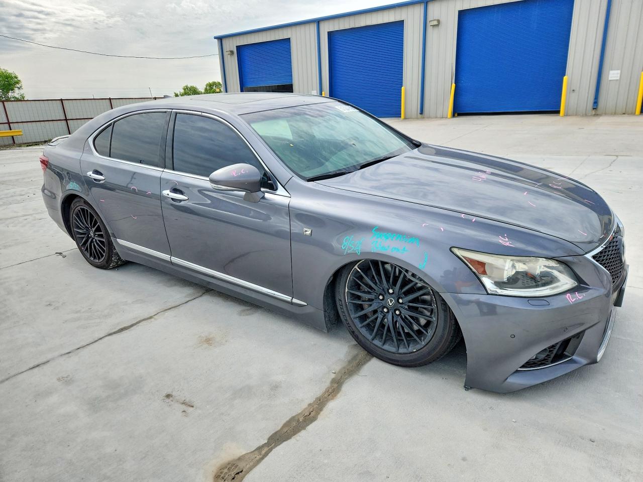 2015 LEXUS LS photo 7