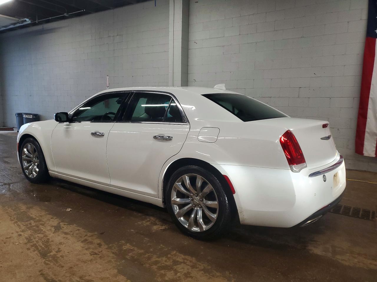 2018 CHRYSLER 300 LIMITED photo 4