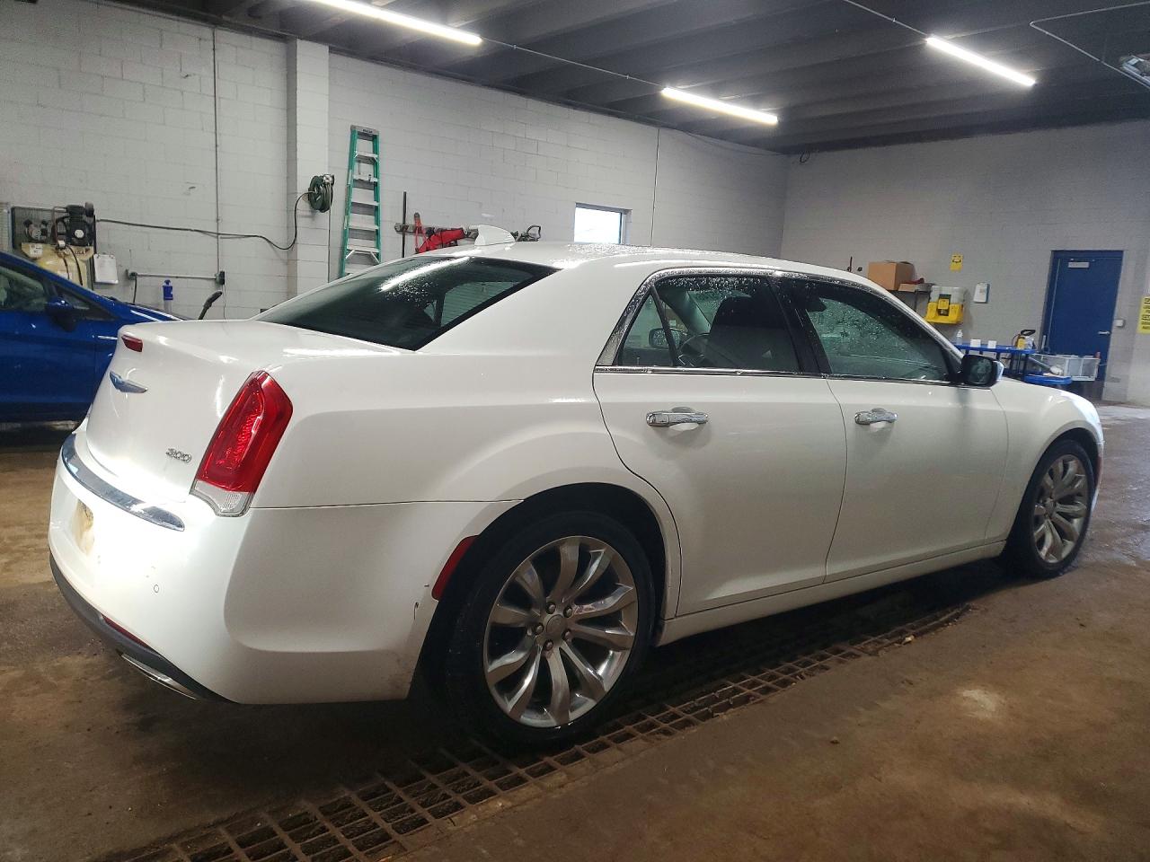 2018 CHRYSLER 300 LIMITED photo 7