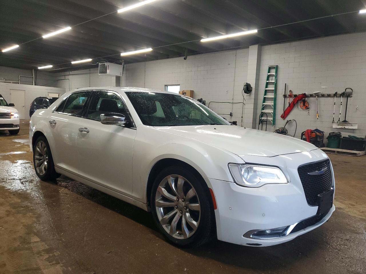 2018 CHRYSLER 300 LIMITED photo 10