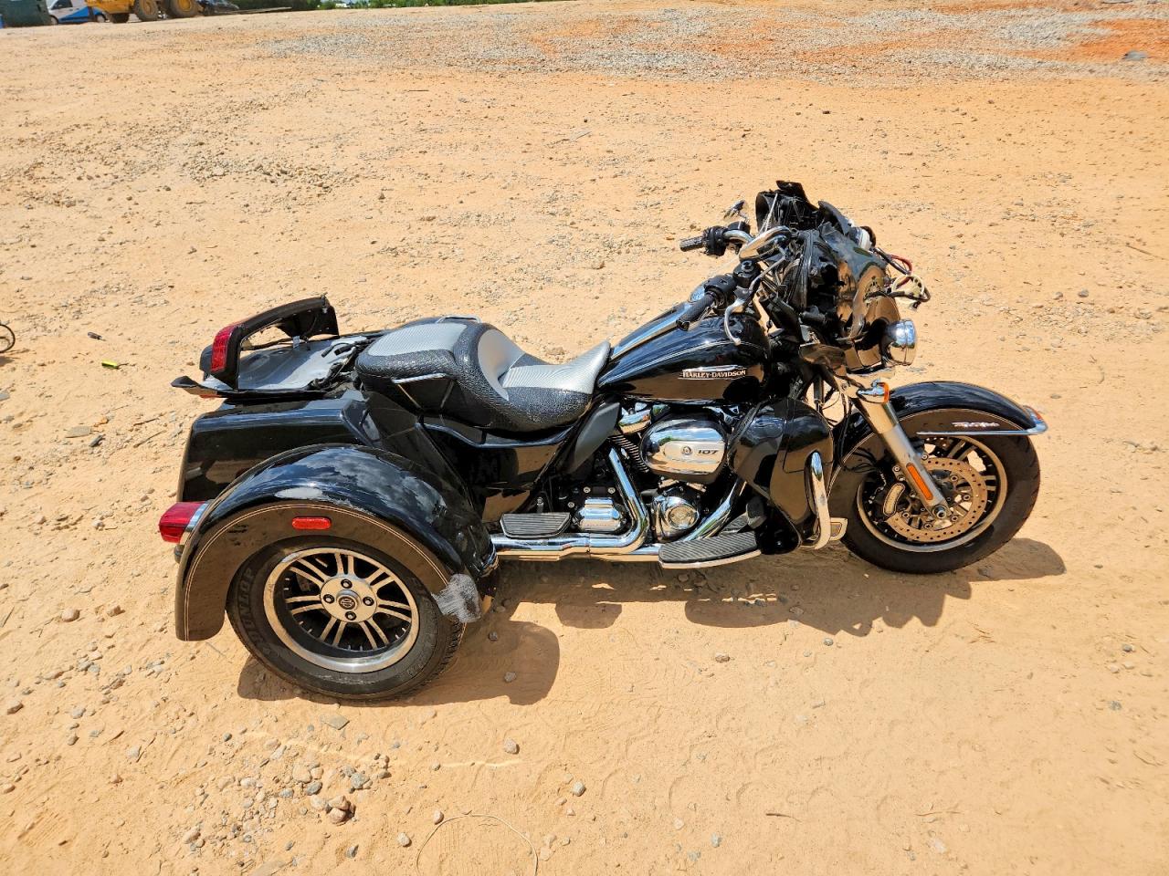 2017 HARLEY-DAVIDSON FLHTCUTG