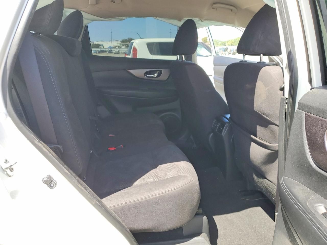 2016 NISSAN ROGUE SV photo 21