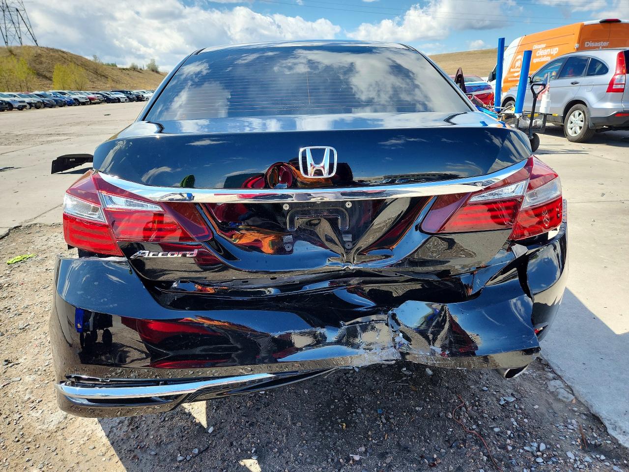 2017 HONDA ACCORD LX photo 6