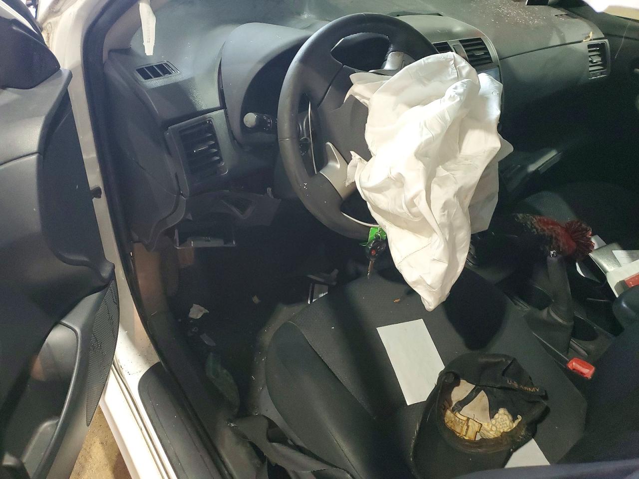 2010 TOYOTA COROLLA S photo 15