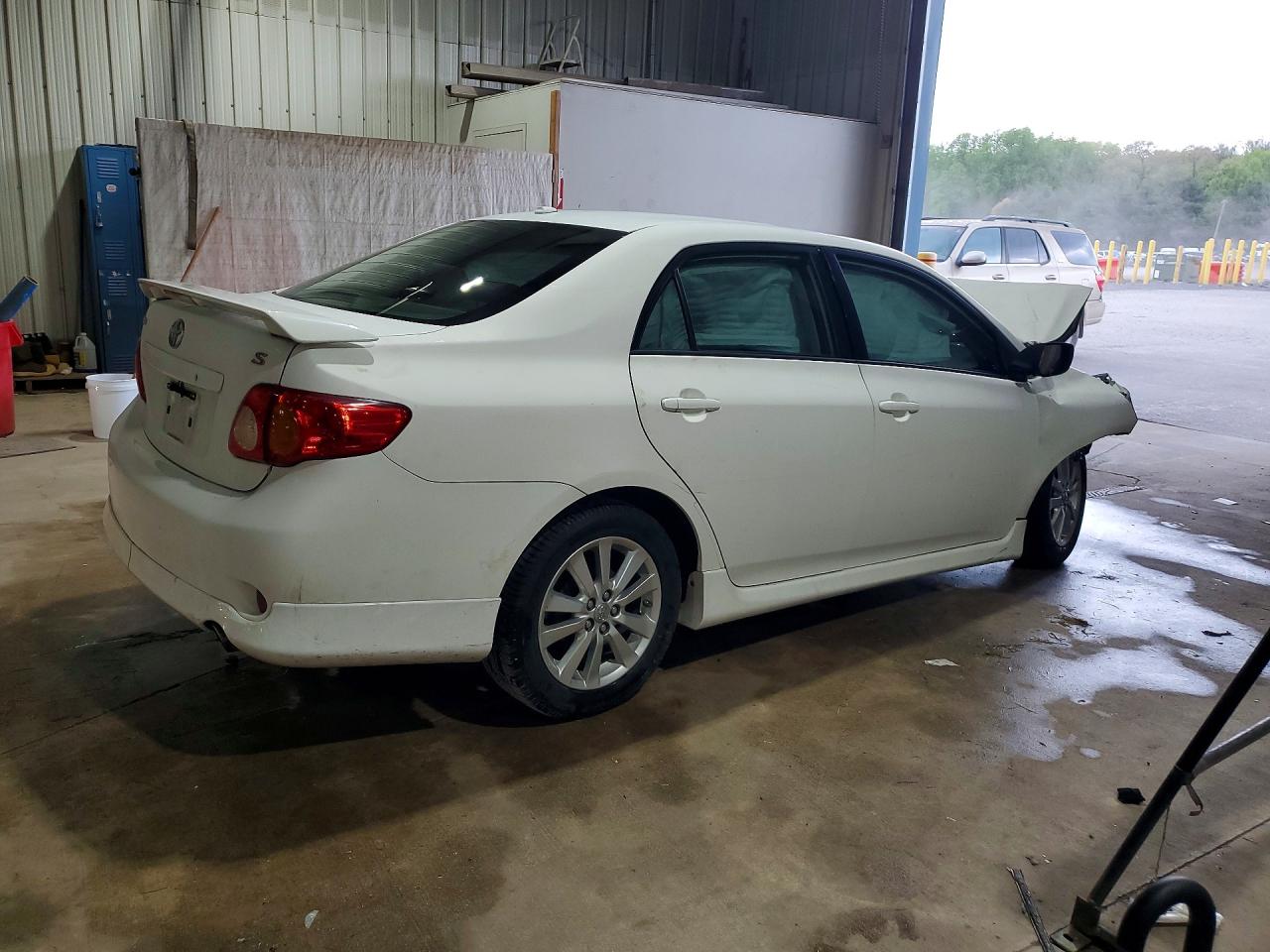 2010 TOYOTA COROLLA S photo 5