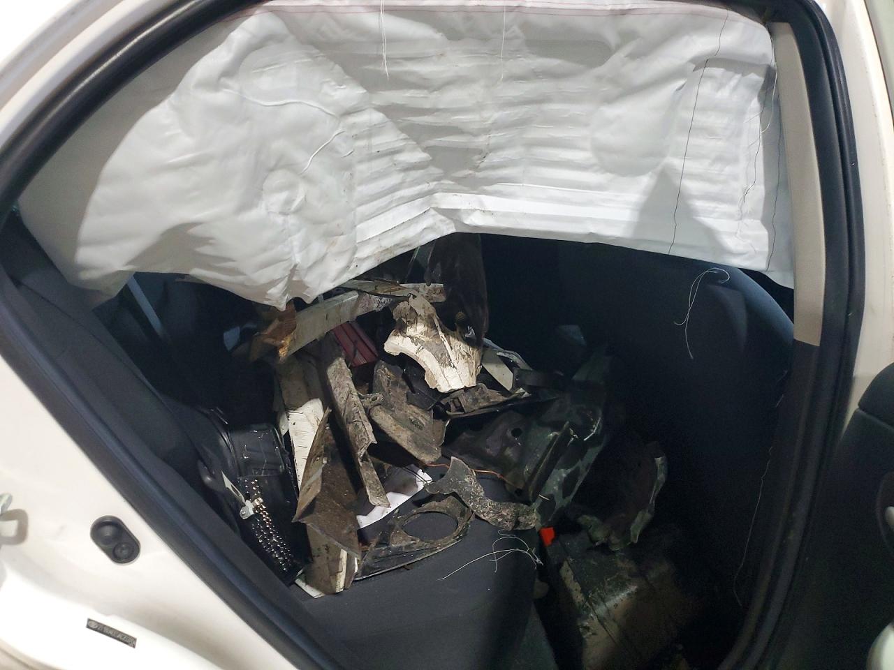 2010 TOYOTA COROLLA S photo 19