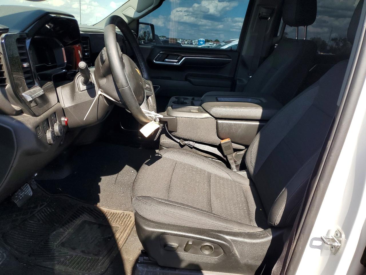 2024 CHEVROLET SILVERADO K1500 LT photo 19