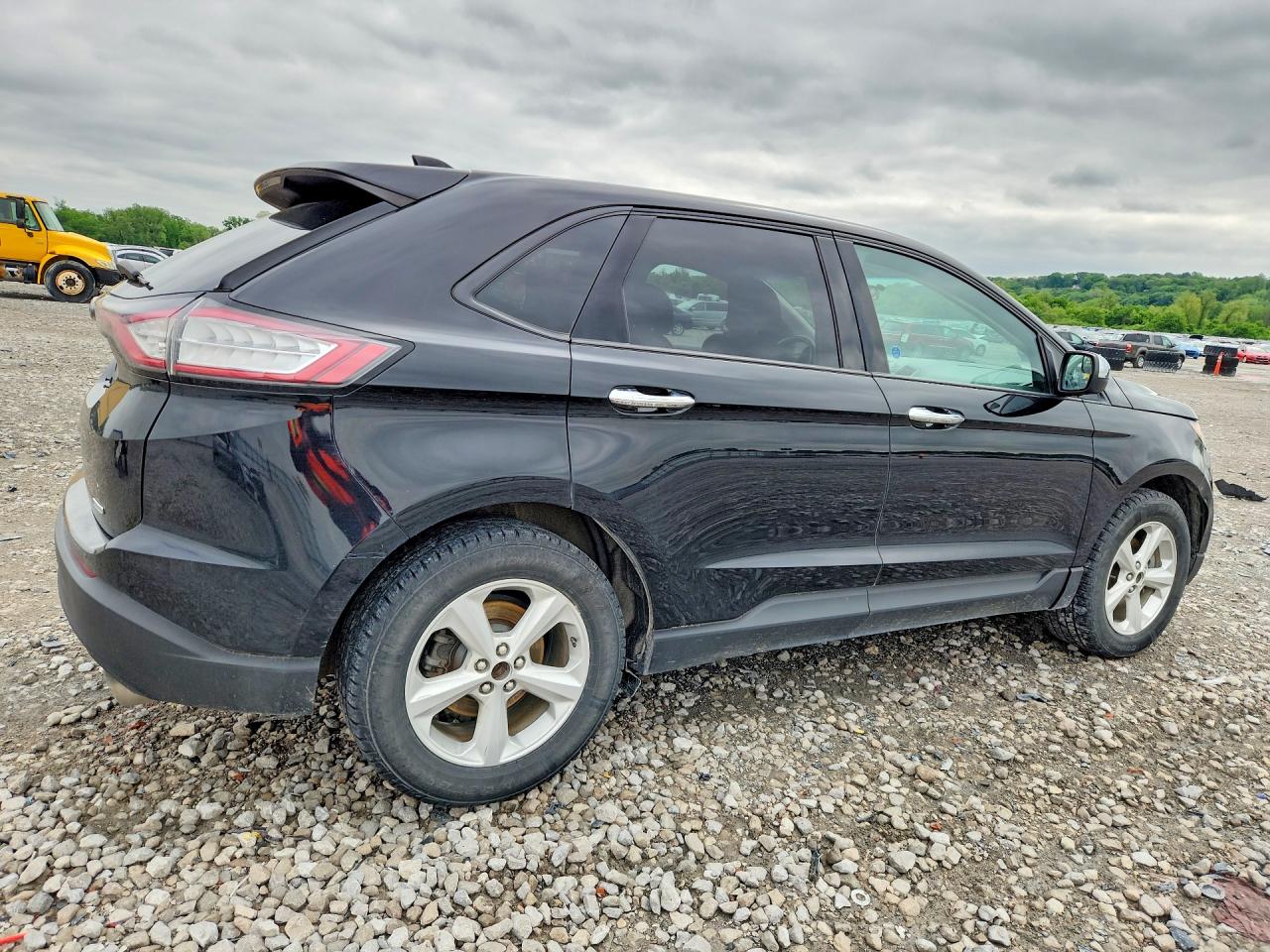 2017 FORD EDGE SE photo 3