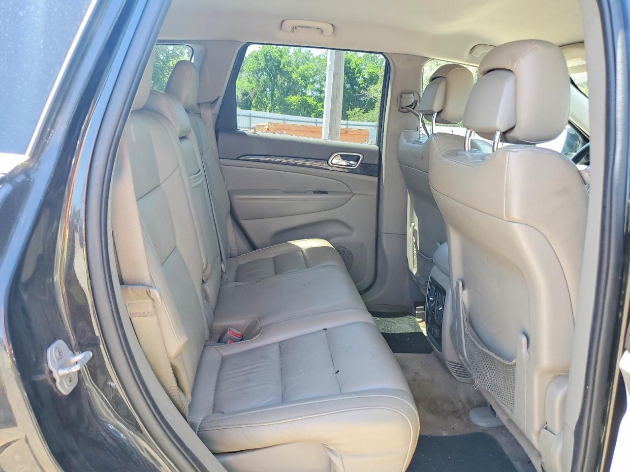 2011 JEEP GRAND CHEROKEE LAREDO photo 28