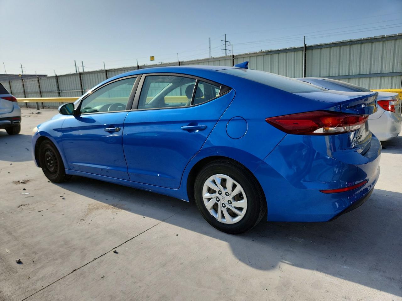 2017 HYUNDAI ELANTRA SE photo 3
