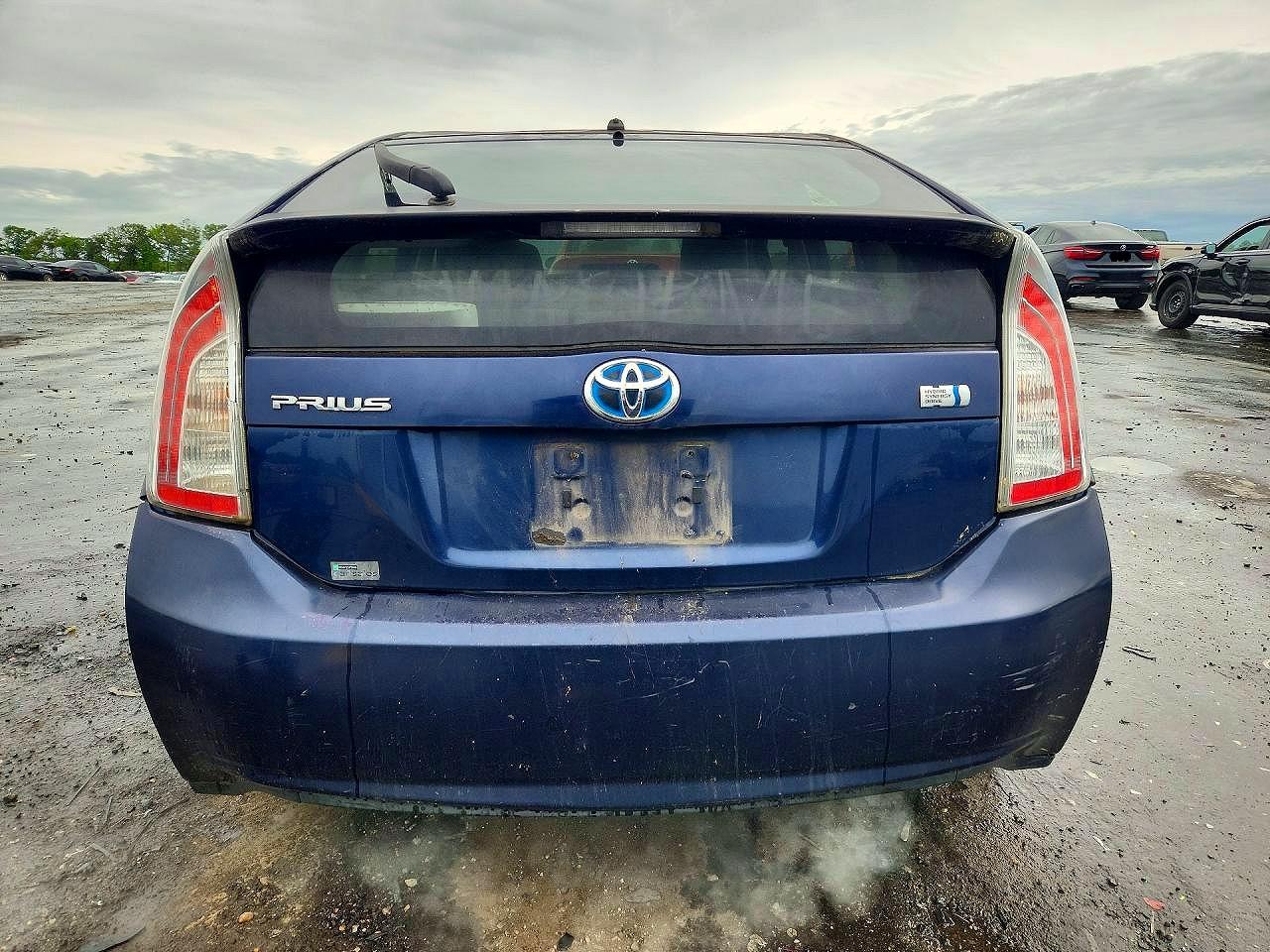 2013 TOYOTA PRIUS TWO photo 11