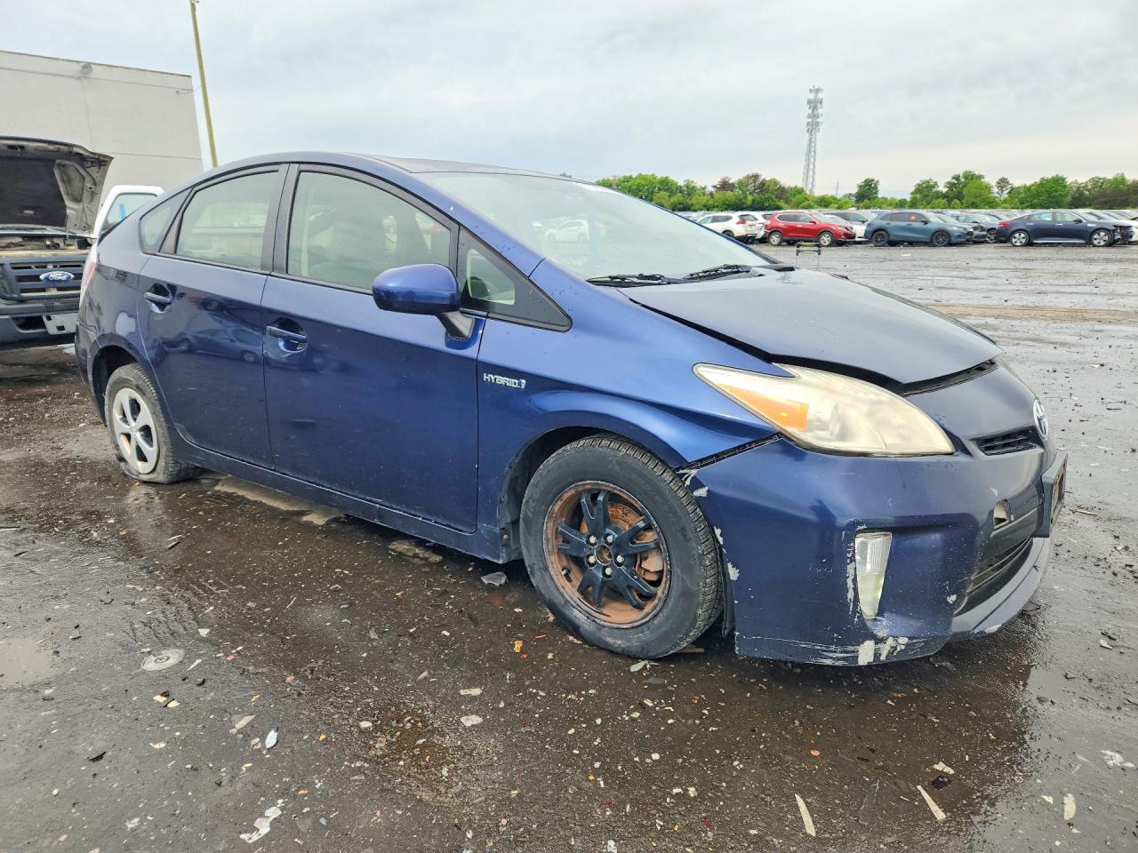 2013 TOYOTA PRIUS TWO photo 7