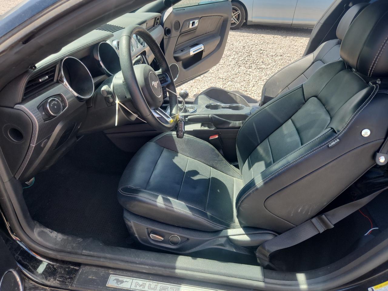 2017 FORD MUSTANG GT photo 19