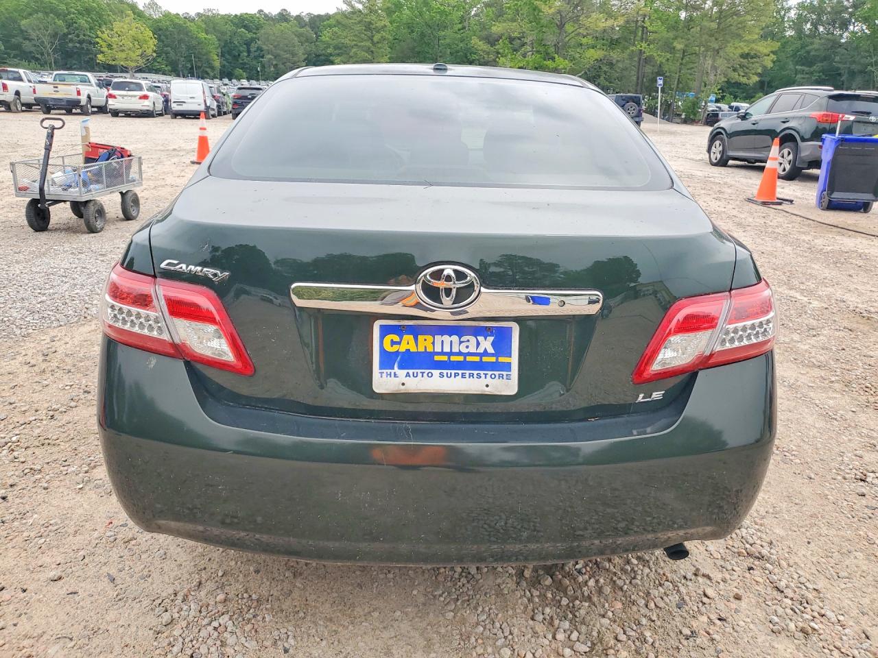 2011 TOYOTA CAMRY LE photo 11