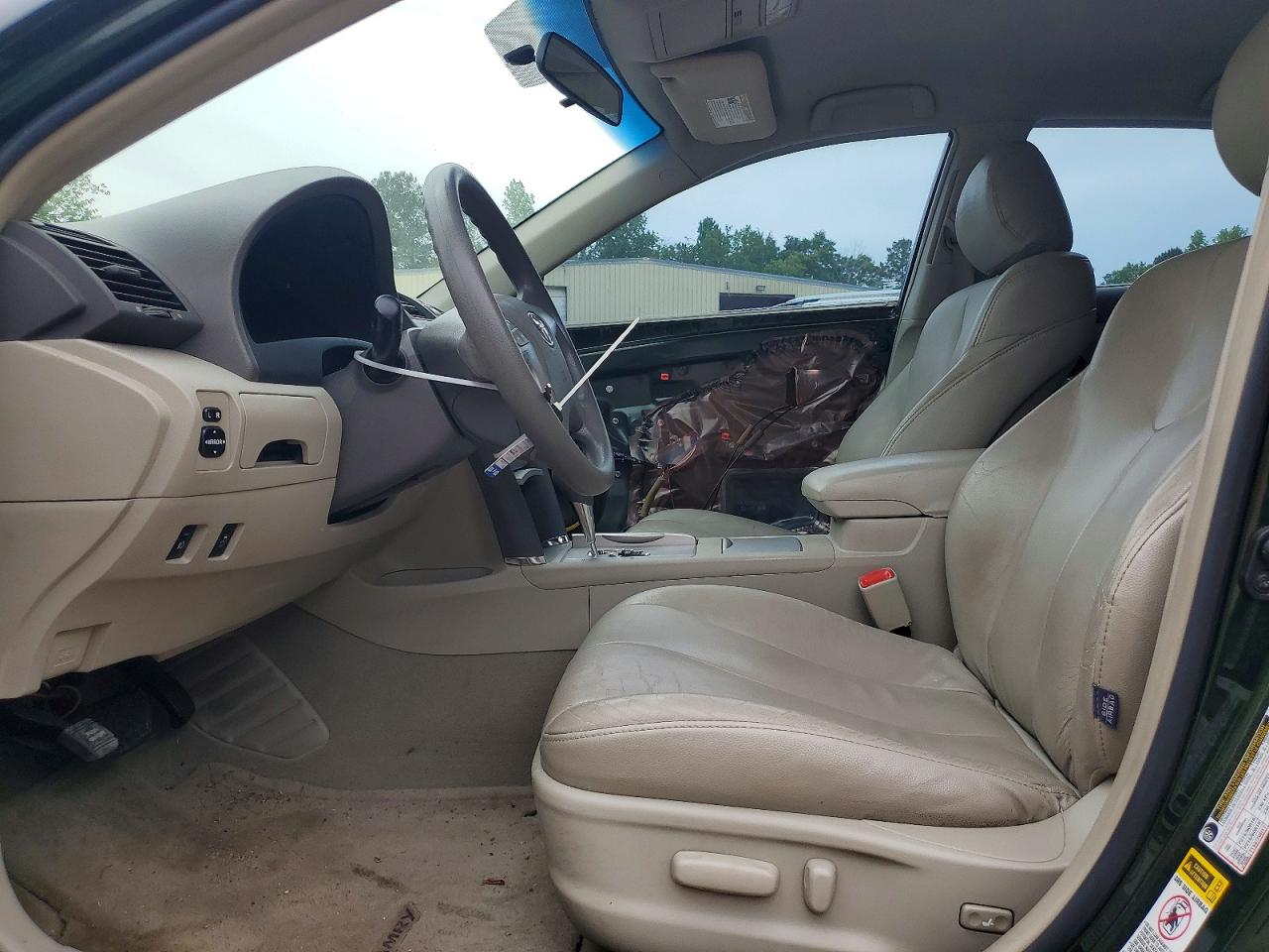 2011 TOYOTA CAMRY LE photo 13