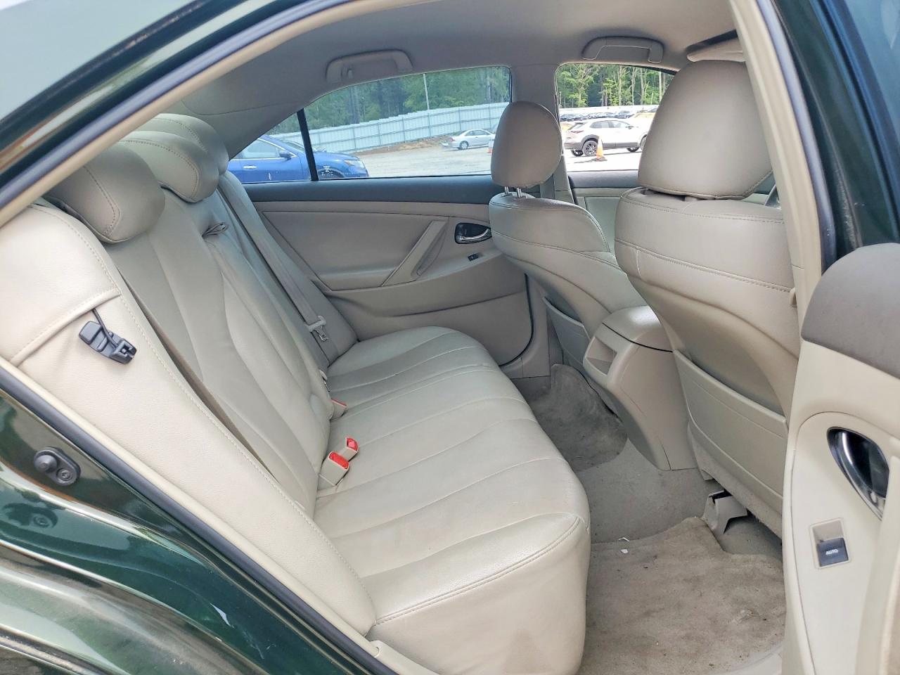 2011 TOYOTA CAMRY LE photo 19