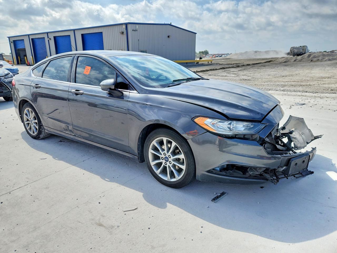 2017 FORD FUSION SE photo 4