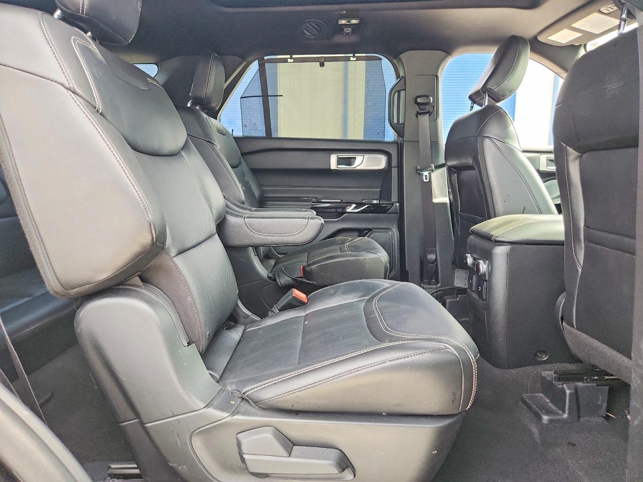 2023 FORD EXPLORER ST photo 31