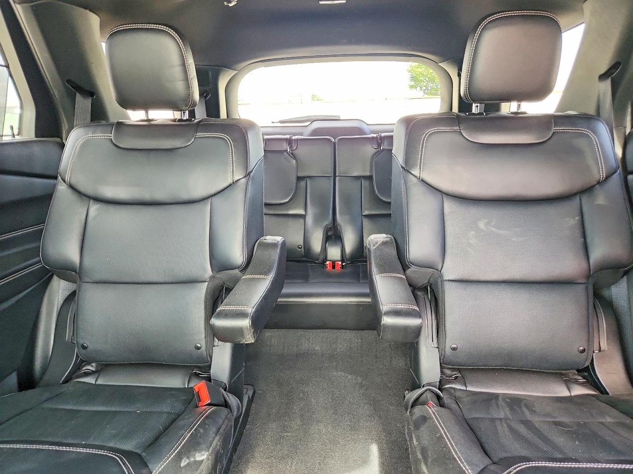 2023 FORD EXPLORER ST photo 28