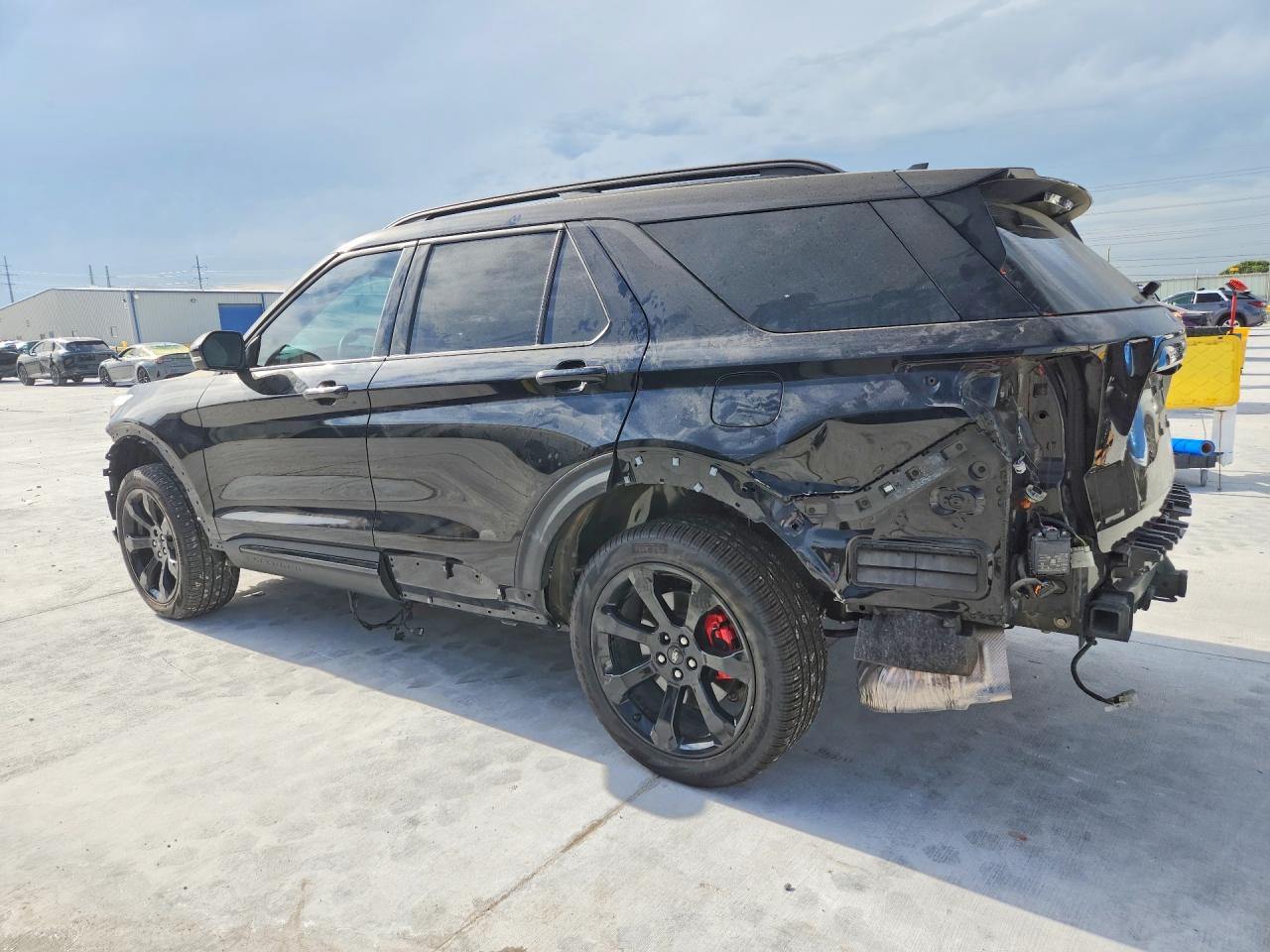 2023 FORD EXPLORER ST photo 4