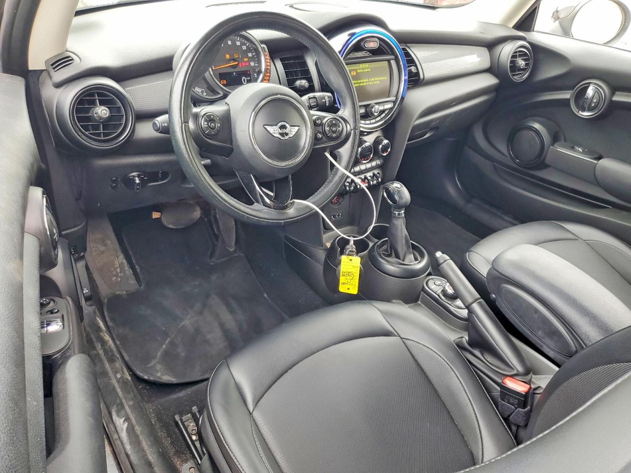2017 MINI COOPER photo 15