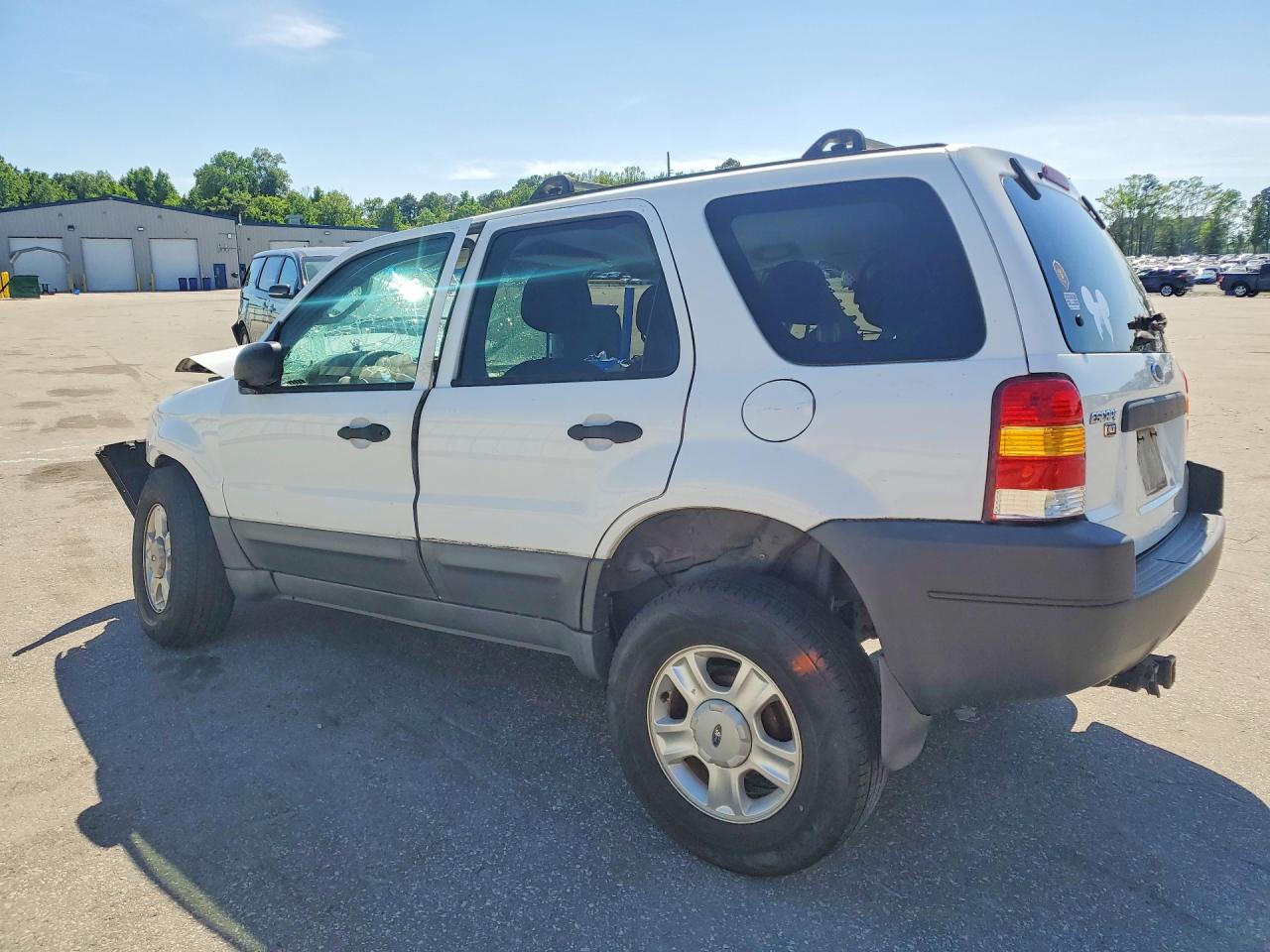 2004 FORD ESCAPE XLT photo 3