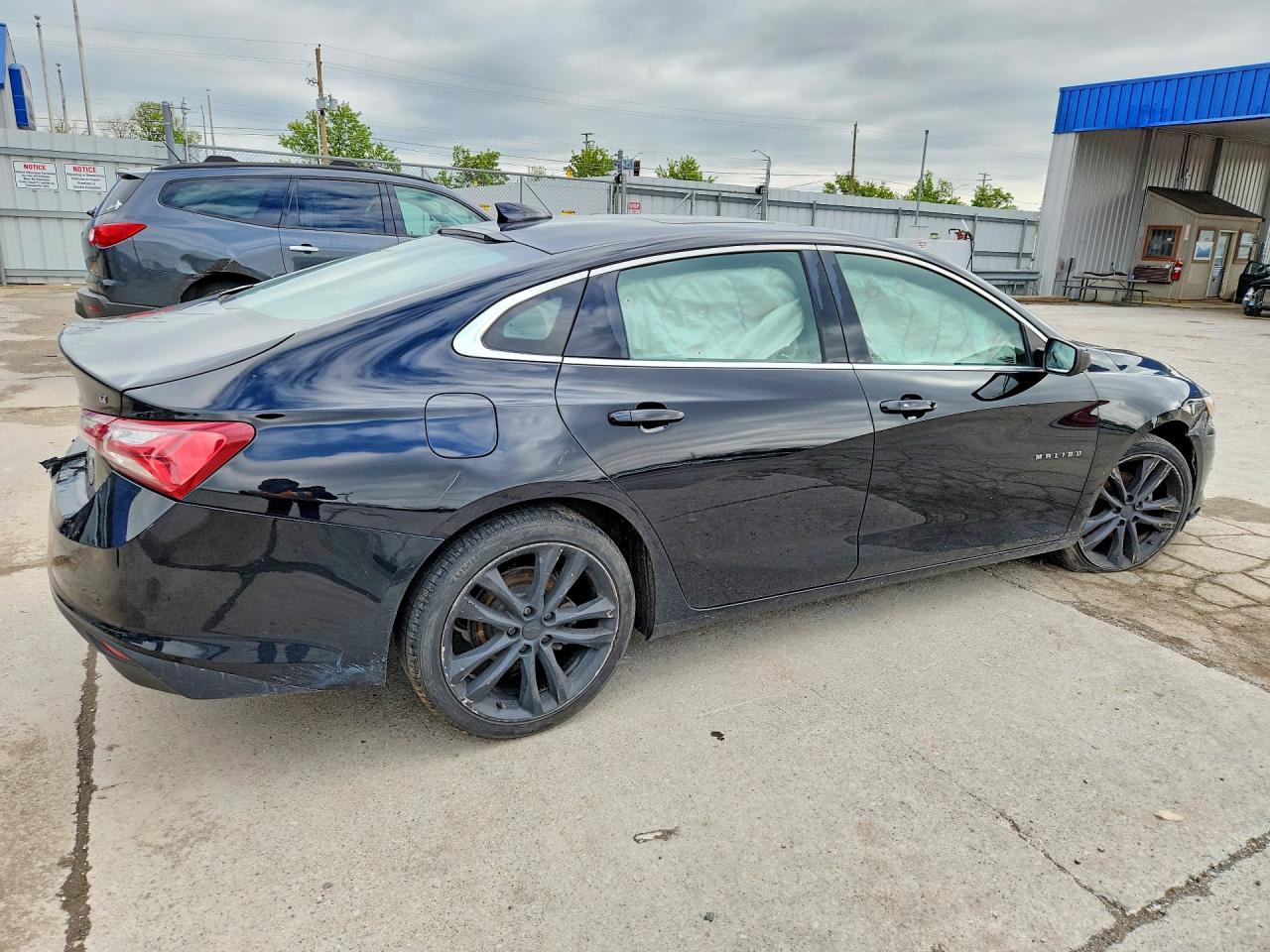 2021 CHEVROLET MALIBU LT photo 3