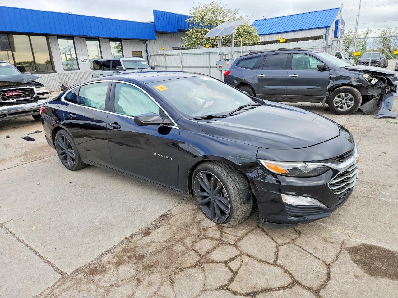 2021 CHEVROLET MALIBU LT photo 4