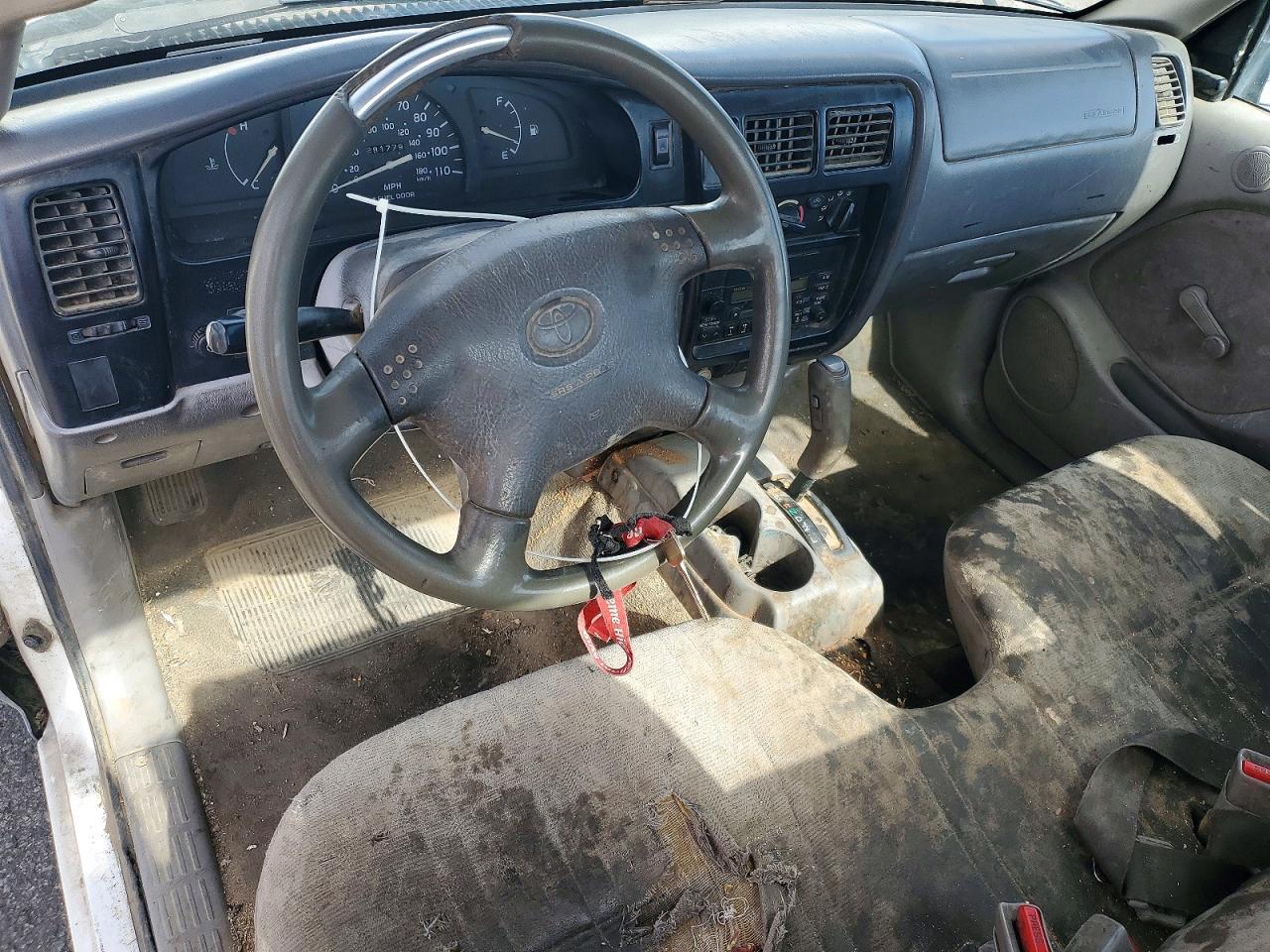 2002 TOYOTA TACOMA BASE photo 15