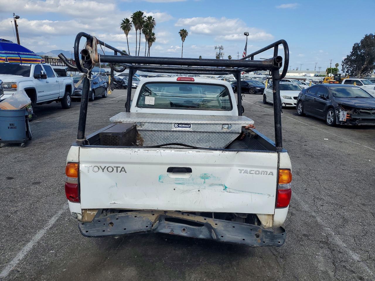 2002 TOYOTA TACOMA BASE photo 11
