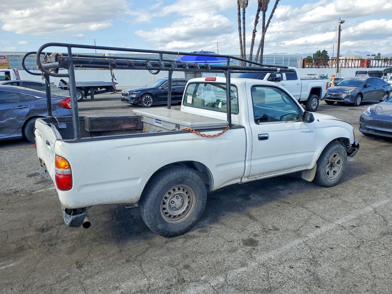 2002 TOYOTA TACOMA BASE photo 5