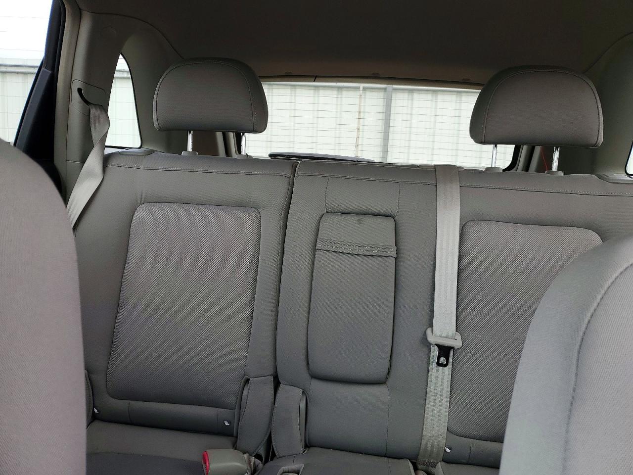 2008 SATURN VUE XE photo 19