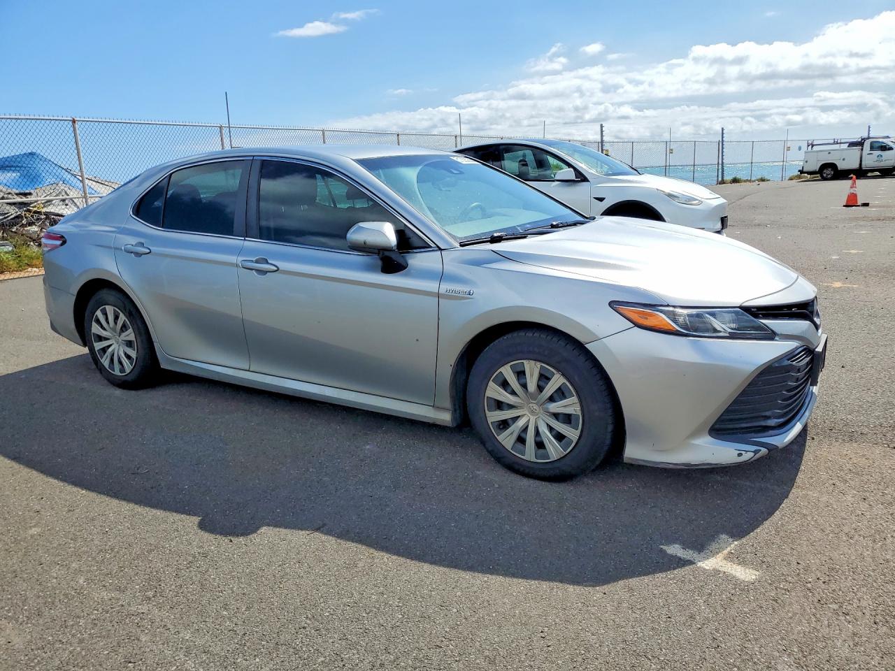 2018 TOYOTA CAMRY LE photo 4